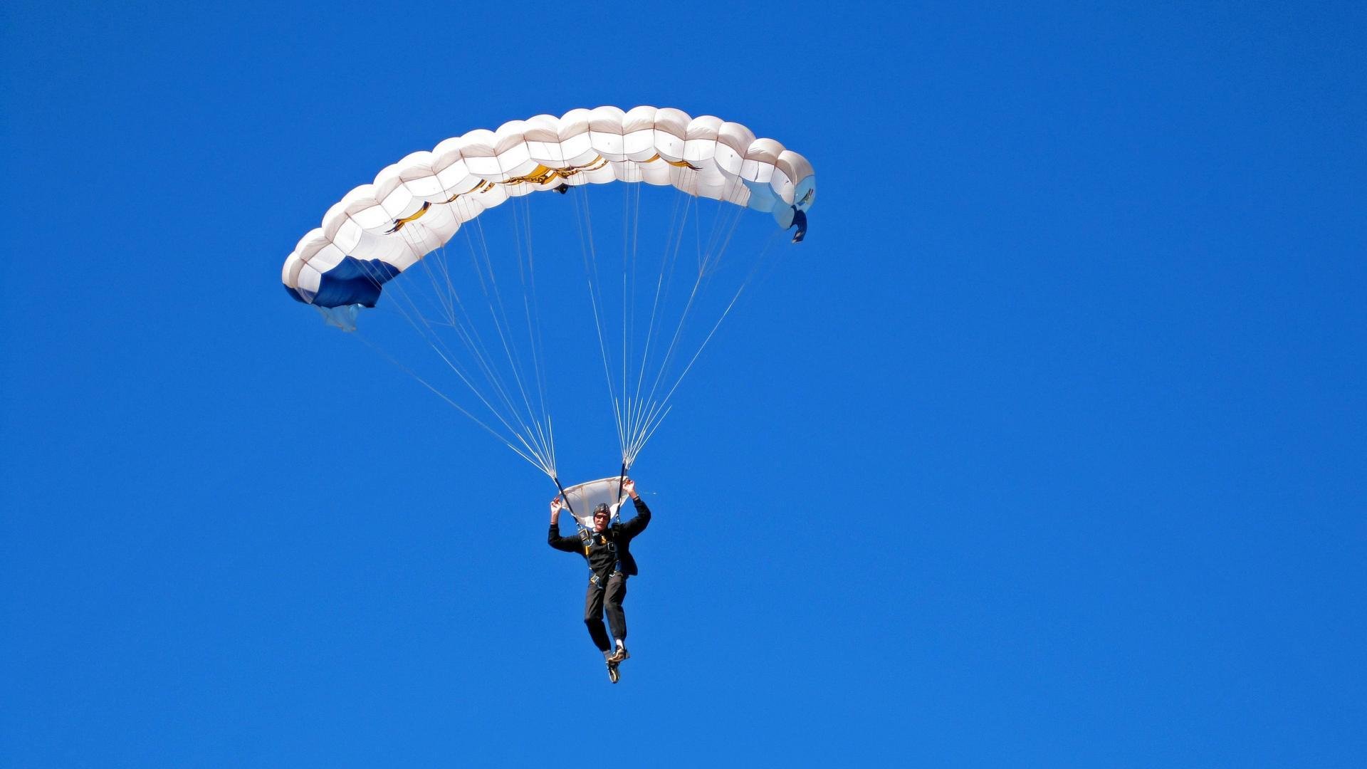 国际越野跑UTMB环勃朗峰 中国选手跻身前十 创亚洲男子最佳战绩